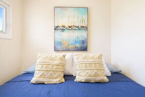 WiFi, bed sheets - The Reel Steel Retreat (Seadrift)