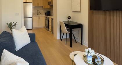 Sapphire Luxury 1BR Plus Sofa Bed Apartment