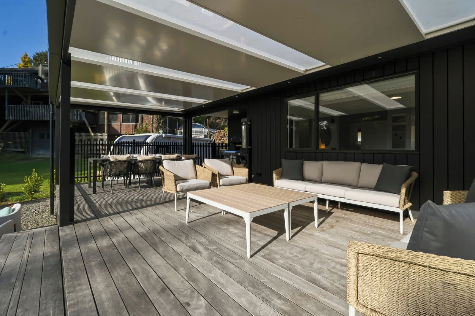 The deck gets fantastic afternoon sun. 