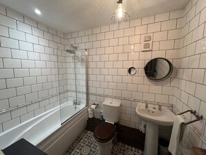 Hårtørrer, håndklæder, Sæbe, Toiletpapir