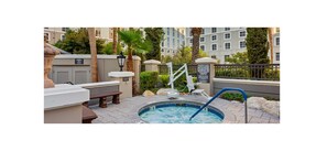 Outdoor spa tub - EDC DAWN Weekend - Club Wyndham Grand Desert - 1 BD 1 BA - Sleeps 4 (Las Vegas)