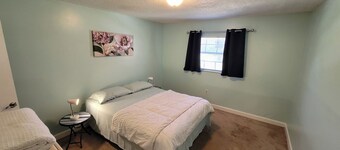 2-bedroom condo with AC in  Melbourne