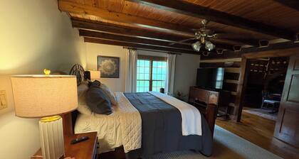 The Log Cabin near Tippah Lake
