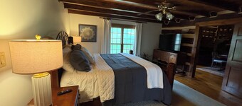 The Log Cabin near Tippah Lake