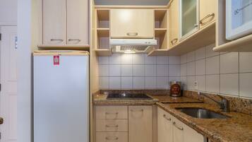 Basic Apartment | Private kitchen