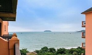 Unclassified image, 2 of 12, button - Luxurious Suite in Beachfront Resort Jbv328 (Florianópolis)