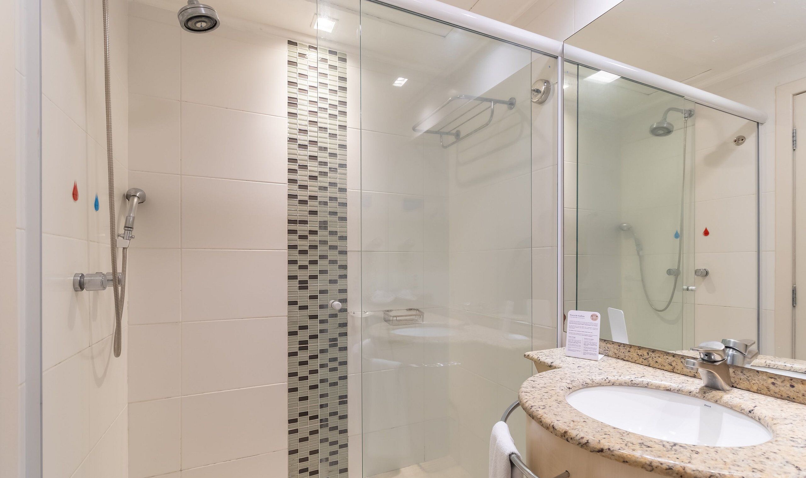 Apartamento básico | Baño | Ducha