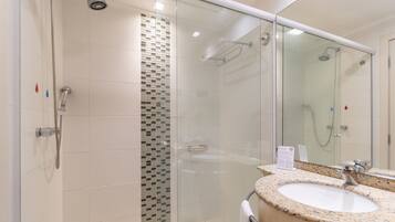 Apartamento básico | Baño | Ducha