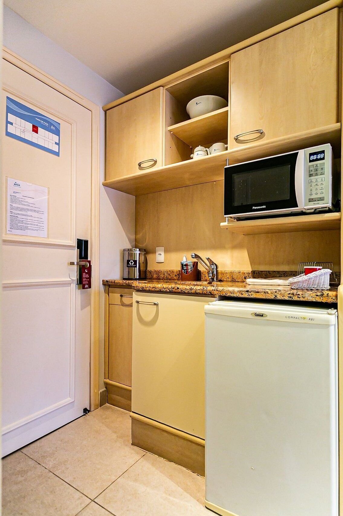 Basic Apartment | Private kitchen