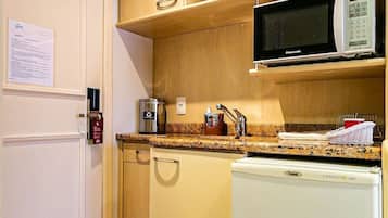 Basic Apartment | Private kitchen