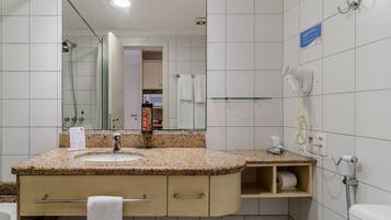Basic Apartment | Bathroom | Separate bathtub and shower