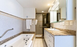 Bathroom - Exclusive Penthouse in a Luxury Resort Ilc4501 (Florianópolis)