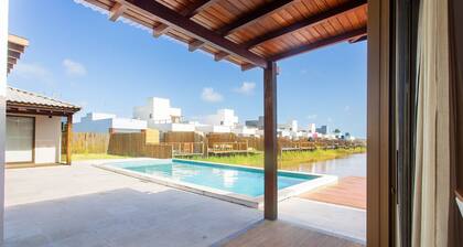 2-suite House by the Lagoon in Marau Cdl0008