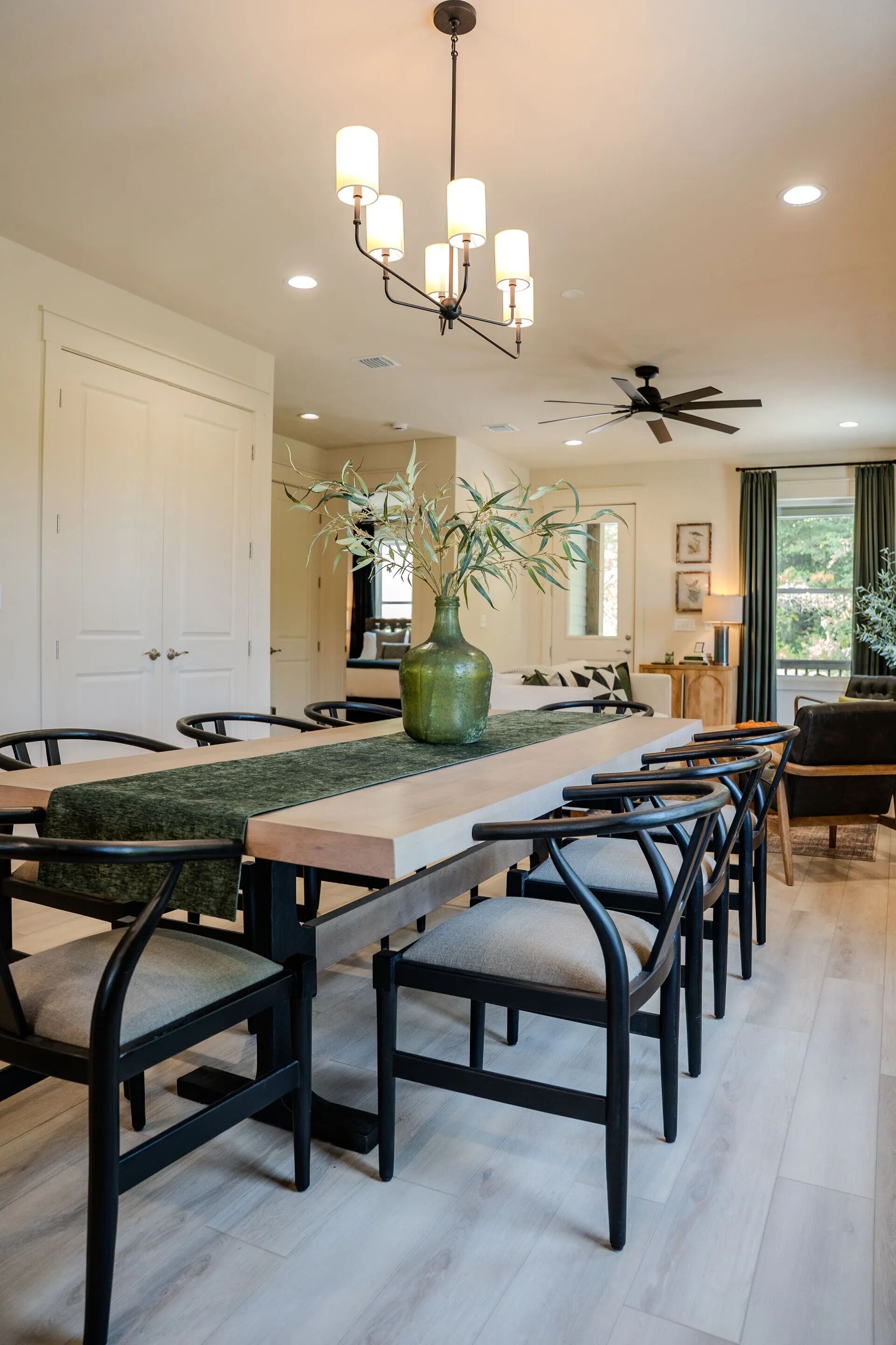 Luxury House, 5 Bedrooms, Mountain View | Tempat makan