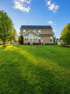 Exterior - Beautiful 4-bedroom house in pleasant West Henrietta (West Henrietta)
