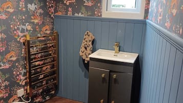 Handtücher, Seife, Toilettenpapier