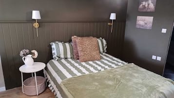 1 bedroom, free WiFi, bed sheets