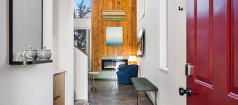 NEW Mountain Retreat Next to Tram