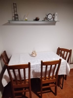 Dining - Vrbo Property (Lisboa)
