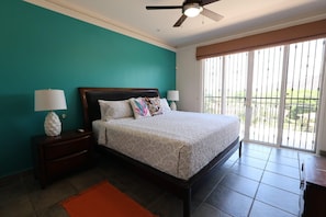 Room - Beautiful 3 bedroom, 3 bathroom, ocean-view home, 7 minute walk to the beach. (Playa Hermosa)
