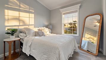 2 bedrooms, iron/ironing board, WiFi (free), bed sheets