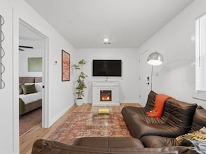 Living area - Cozy 2BR Near NRG & Downtown Houston (Houston)