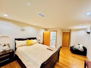 4 bedrooms, iron/ironing board, WiFi, bed sheets - Ocean and Catalina View Oasis (Los Angeles)