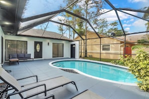Pool - Modern 3BR/2BA Townhome with Pool close to WEF and POLO (Wellington)