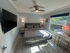 Tabla de planchar con plancha, wifi y ropa de cama 