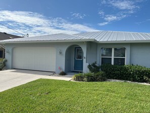 Exterior - Beautiful Home (Cape Coral)