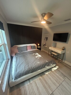 Iron/ironing board, WiFi, bed sheets - Beautiful Home (Cape Coral)