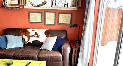 Fabulous 1-bedroom cottage with AC in charming Helena