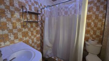 Double Room Single Use | Bathroom | Bathtub, soap, toilet paper