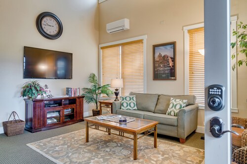 Cottonwood Suite - Pet-Friendly Downtown Sisters Suite, Three Sisters Views