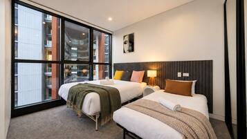 Desk, free WiFi