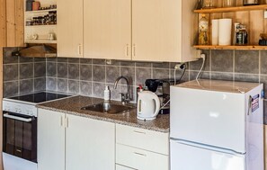 Kitchen - Beautiful home in Samsø with WiFi (Samsø)