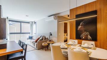 Basic Apartment | Dining