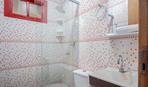 Chalet | Bilik Mandi | Pancuran mandi 