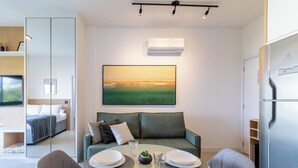 Ảnh chưa phân loại, 5 trong số 7 ảnh, nút
