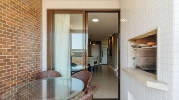 Basic Apartment | Outdoor dining