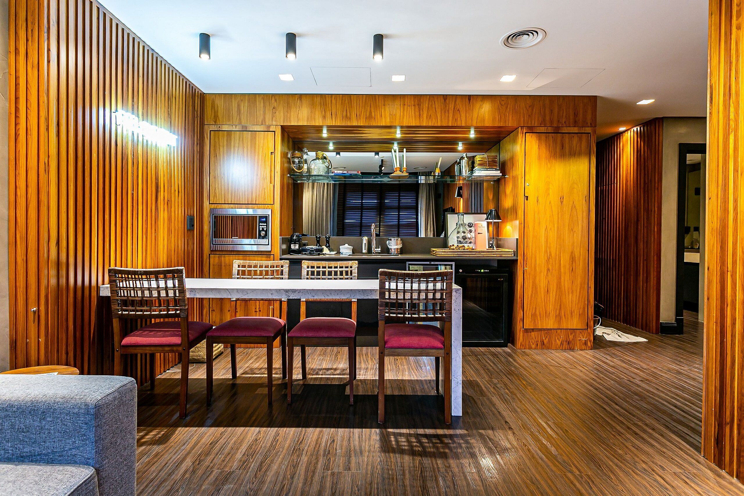 Basic Apartment | Dining