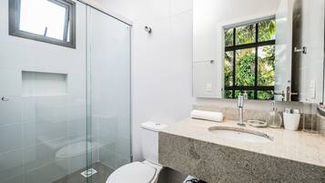 Basic Apartment | Bathroom
