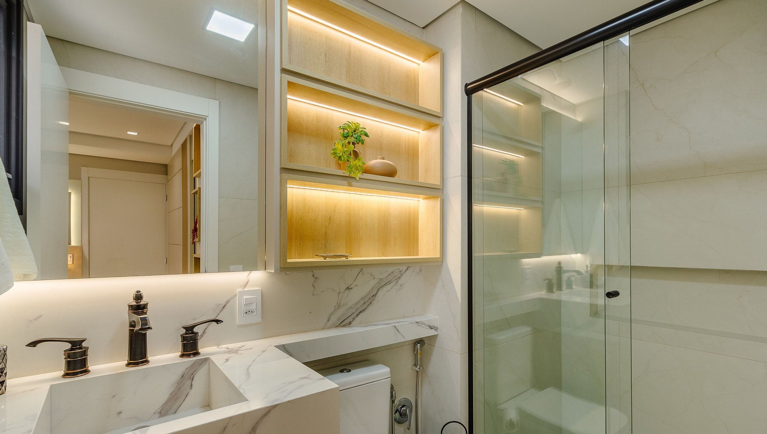 Apartamento básico | Banheiro | Chuveiro 