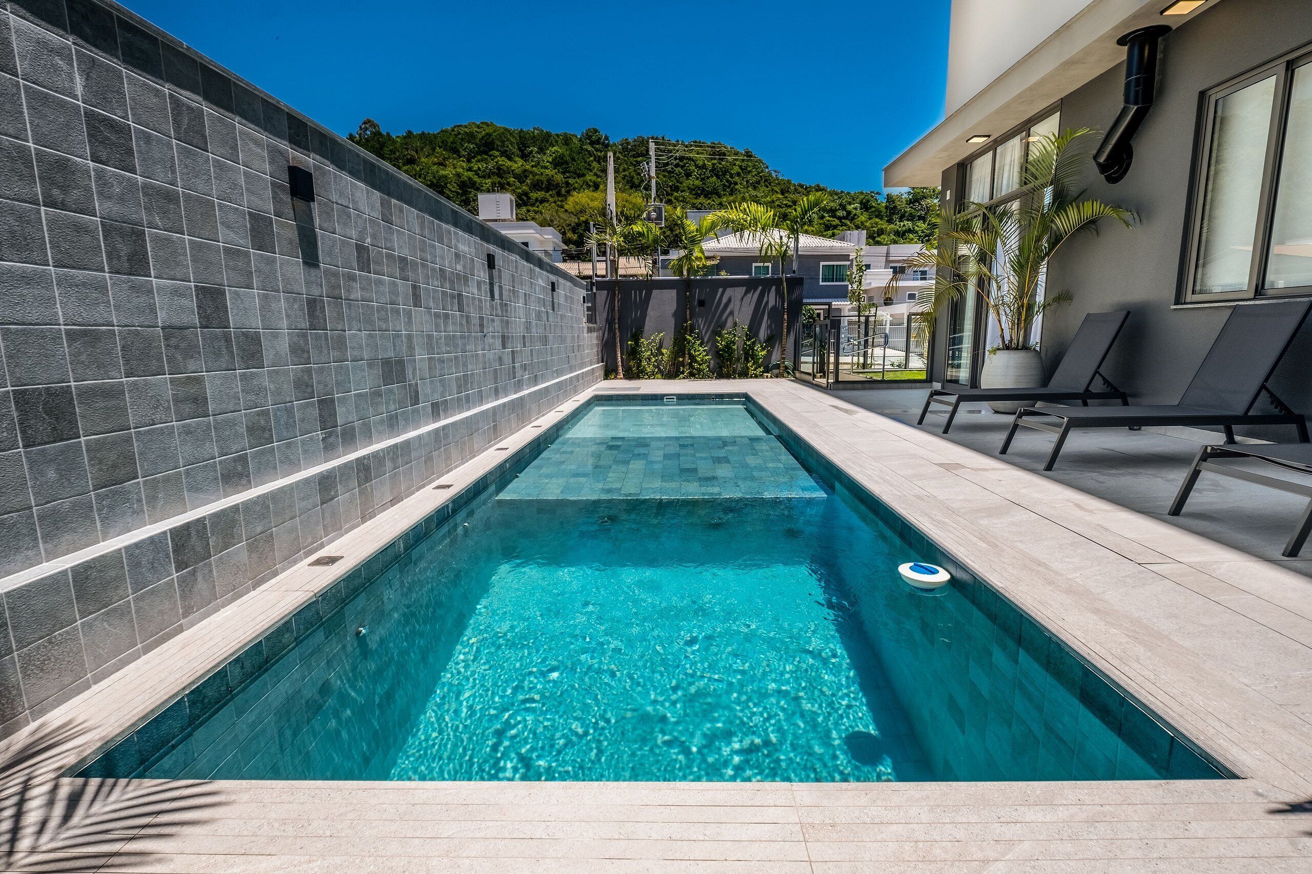 Basic Apartment | Pool