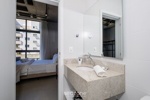 Bathroom - Modern Studio 750m From Canas Beach Tps104 (Florianópolis)