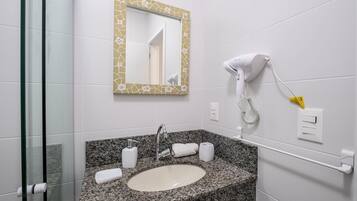 Basic Apartment | Bathroom | Shower