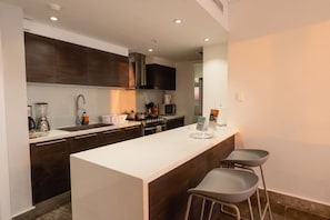 Private kitchen - Luma Rentals Apartments (Panamá)