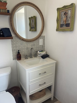 Bathroom - Bohemio Rebel: Sauna, Pickleball + Walkable Marfa (Marfa)