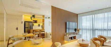 Basic Apartment | Dining