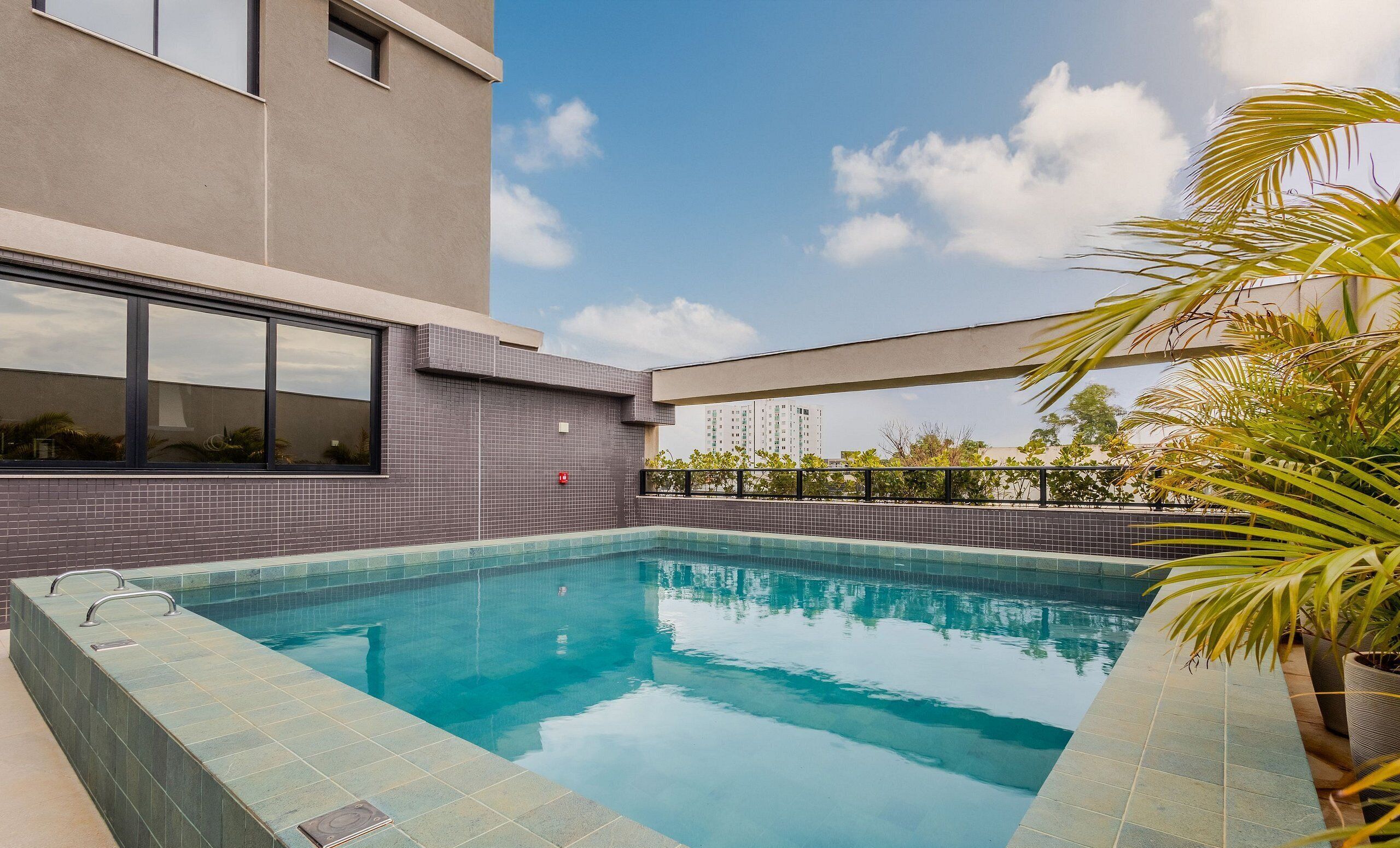 Basic Apartment | Pool